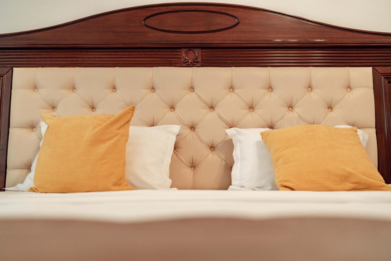 Cozy Aparthotel - Ultracentral Luxury Apartments Яссы Экстерьер фото