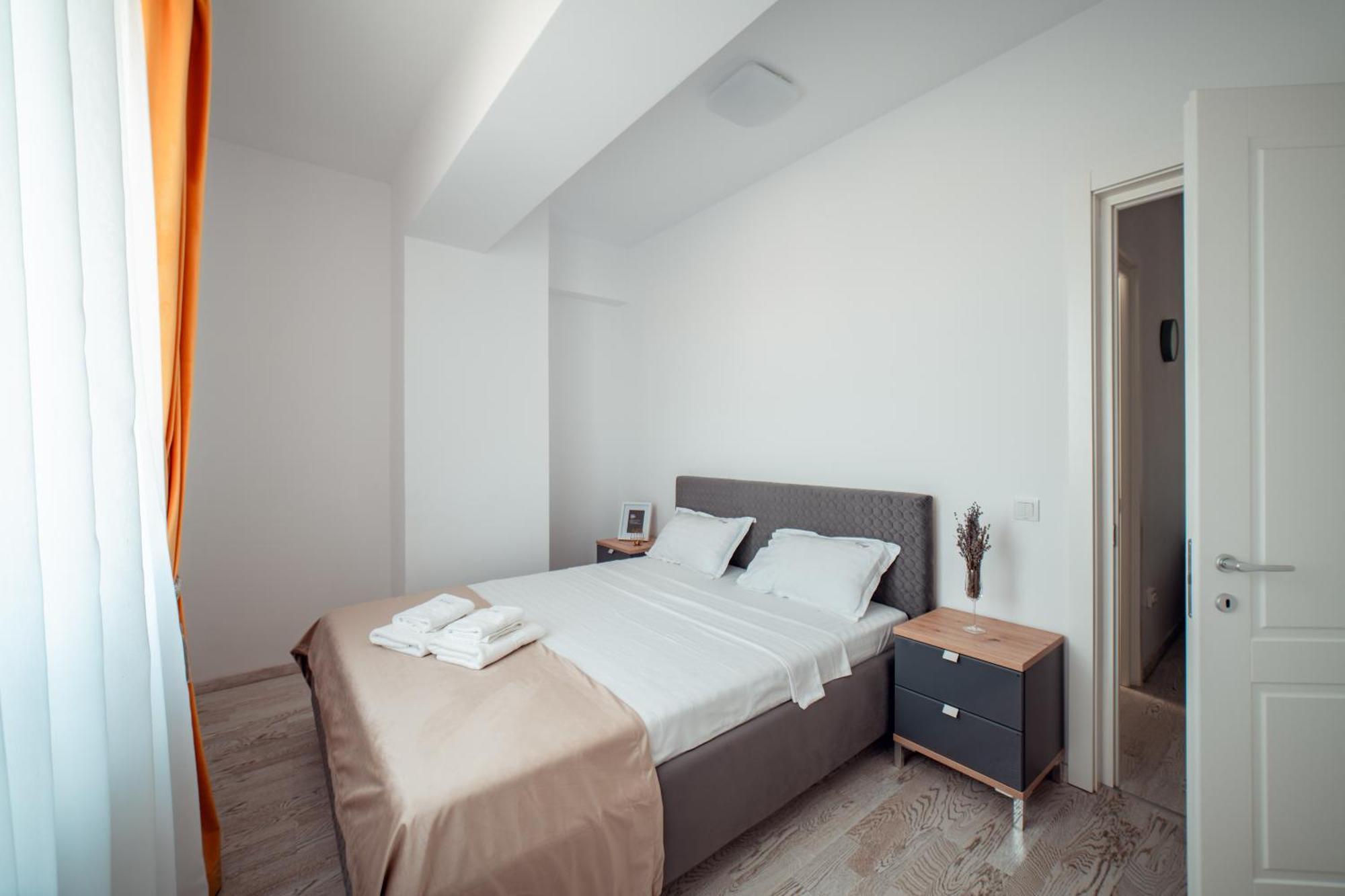 Cozy Aparthotel - Ultracentral Luxury Apartments Яссы Экстерьер фото