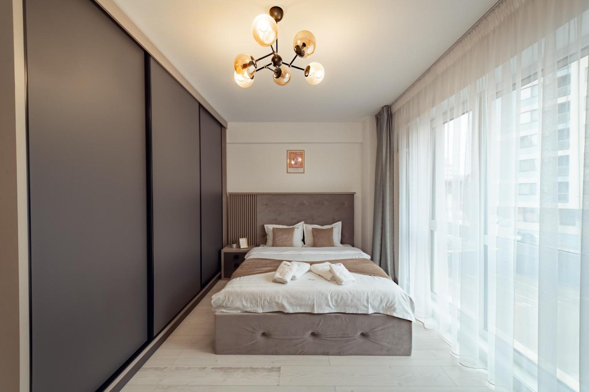 Cozy Aparthotel - Ultracentral Luxury Apartments Яссы Экстерьер фото
