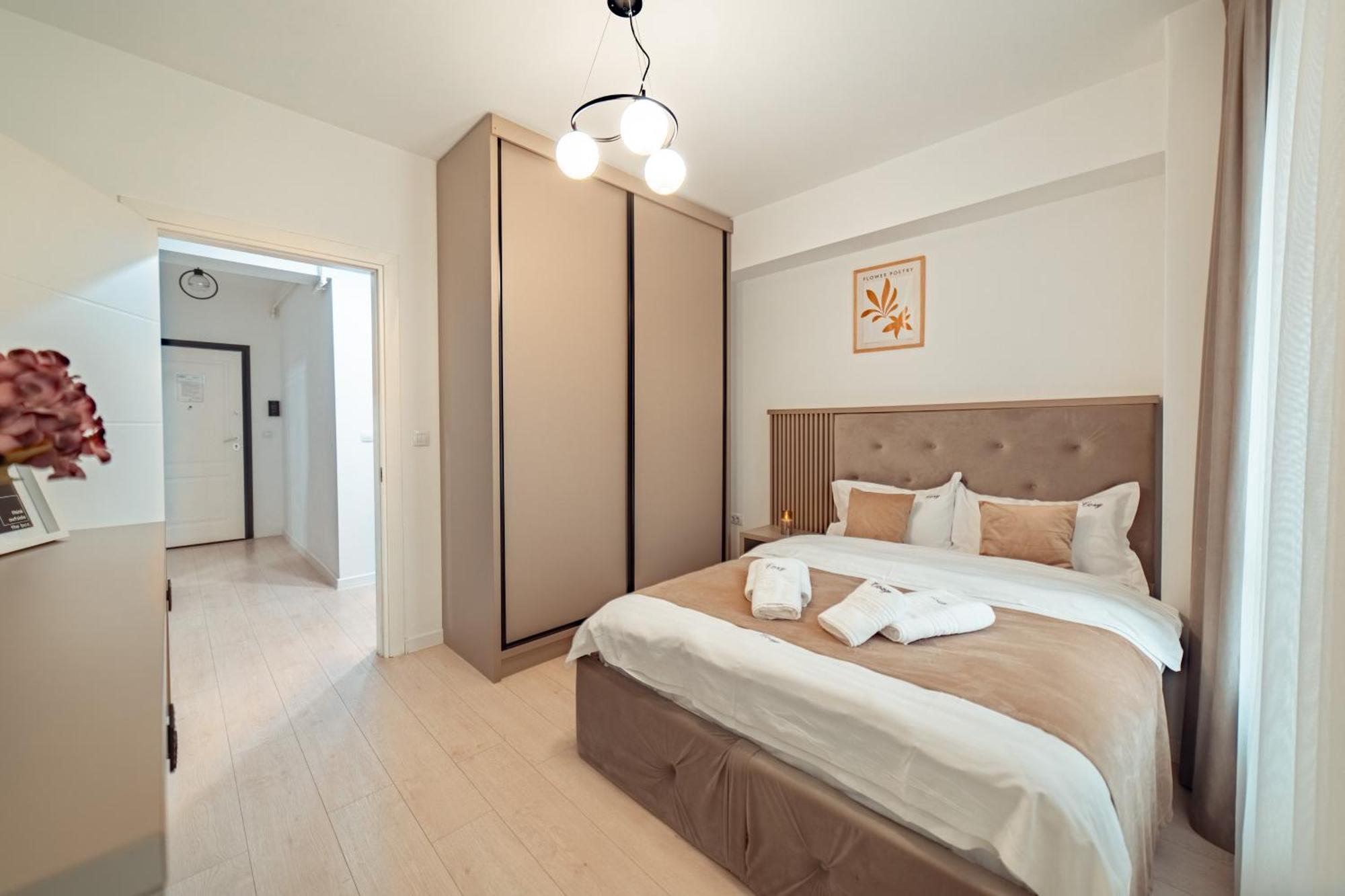 Cozy Aparthotel - Ultracentral Luxury Apartments Яссы Экстерьер фото